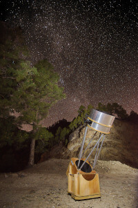 Telescopio y Vía Láctea
